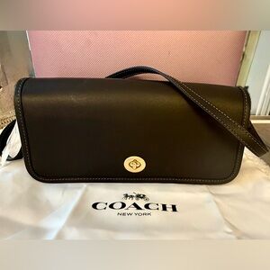 COACH
The Coach Originals Dinky 1974 Gold Chain Strap Shoulder Bag